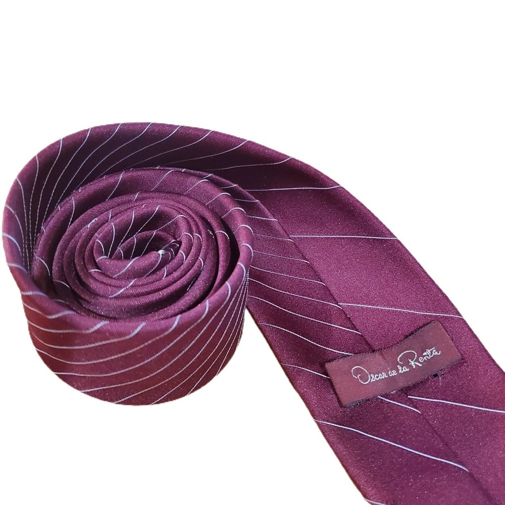 Oscar de la Renta Mens‎ Necktie Burgundy Light Blue Diagonal Pinstripe Designer
